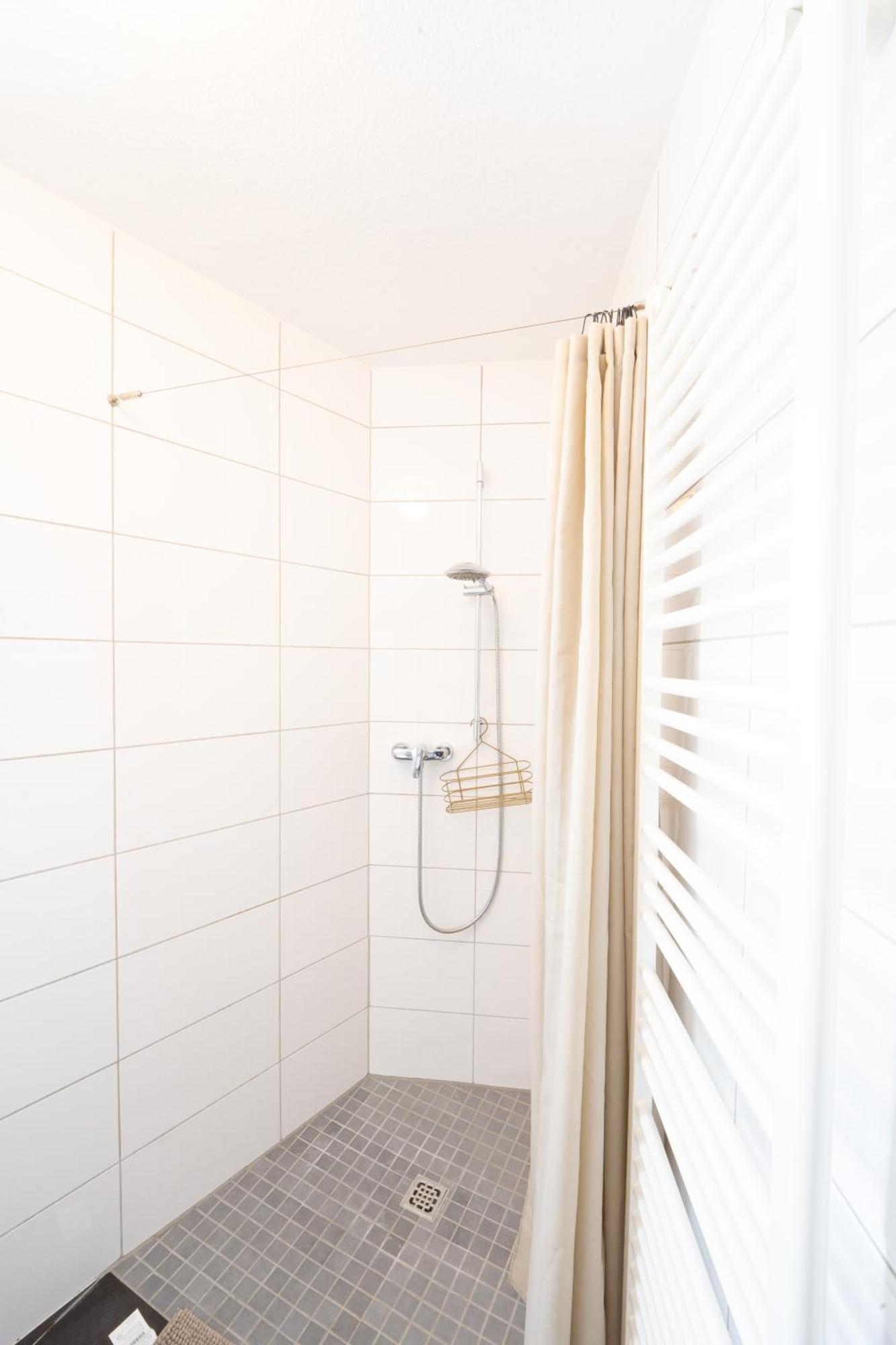 -Super Zentrales Zimmer- Direkt An Der Lutter! 比勒费尔德 外观 照片